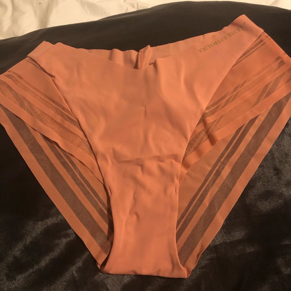 SEXY ILLUSIONS BY VICTORIA'S SECRET